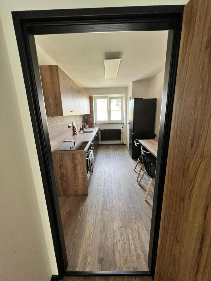 Apartman Opava S Parkovanim Экстерьер фото
