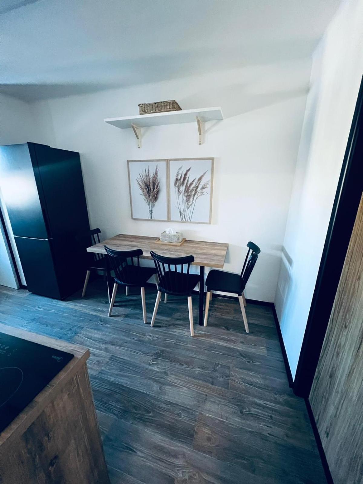 Apartman Opava S Parkovanim Экстерьер фото