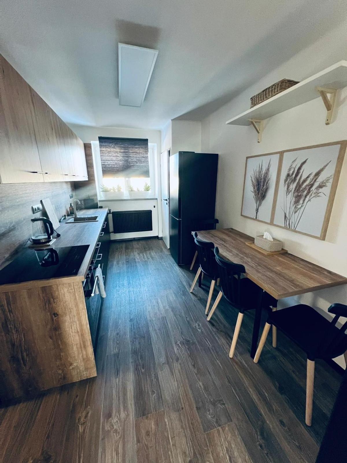 Apartman Opava S Parkovanim Экстерьер фото